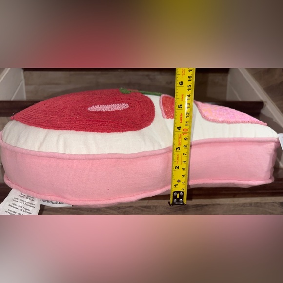 Super Cute Cupcakes and Cashmere Pink Bow Cherry Accents Pillow - NEW - Picture 4 of 16